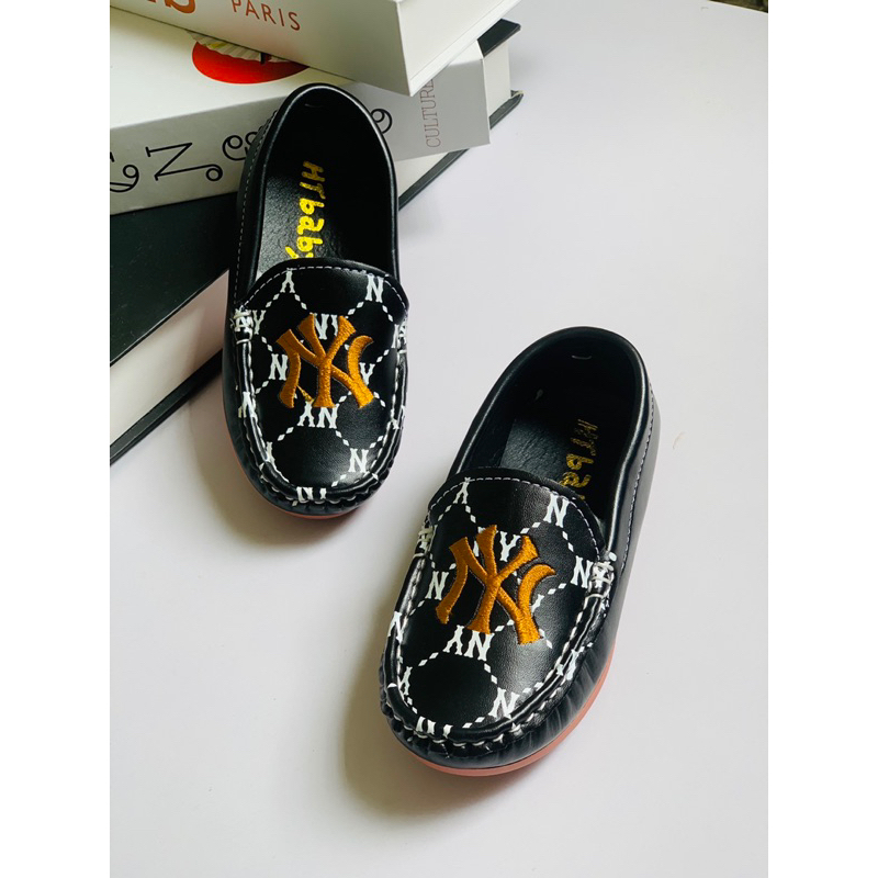 Giày lười trẻ em chữ Ny