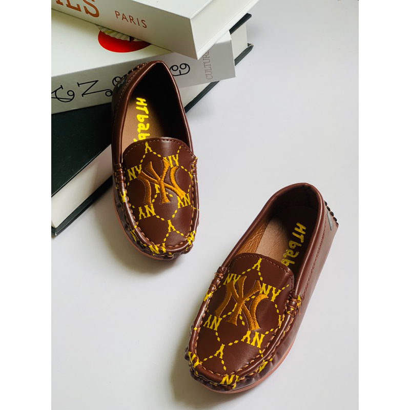 Giày lười trẻ em chữ Ny