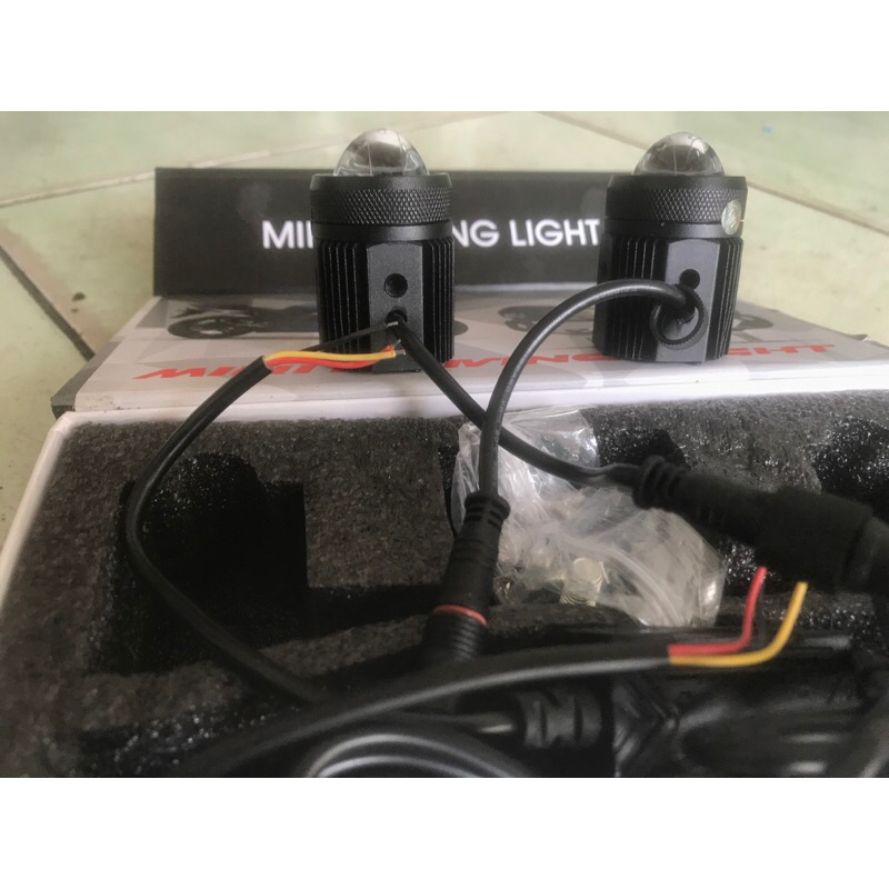 [giảm 8% đơn 400K] ĐÈN TRỢ SÁNG MINI 2 MẦU COST VÀNG PHA TRẮNG GOM ÁNH SÁNG M3MINi Loại1