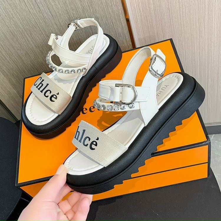 Dép Sandal Quai Ngang Chữ Chloe Đính Đá Điệu Đà Phong Cách Hàn Quốc Cho Nữ