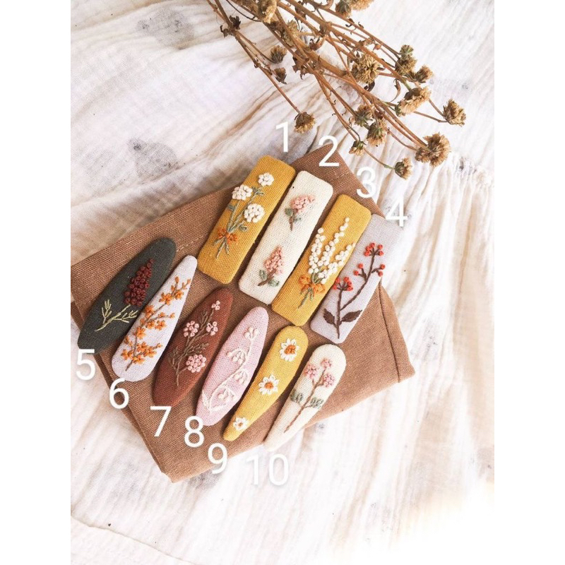Kẹp tóc thêu tay thủ công (handmade by Pong )