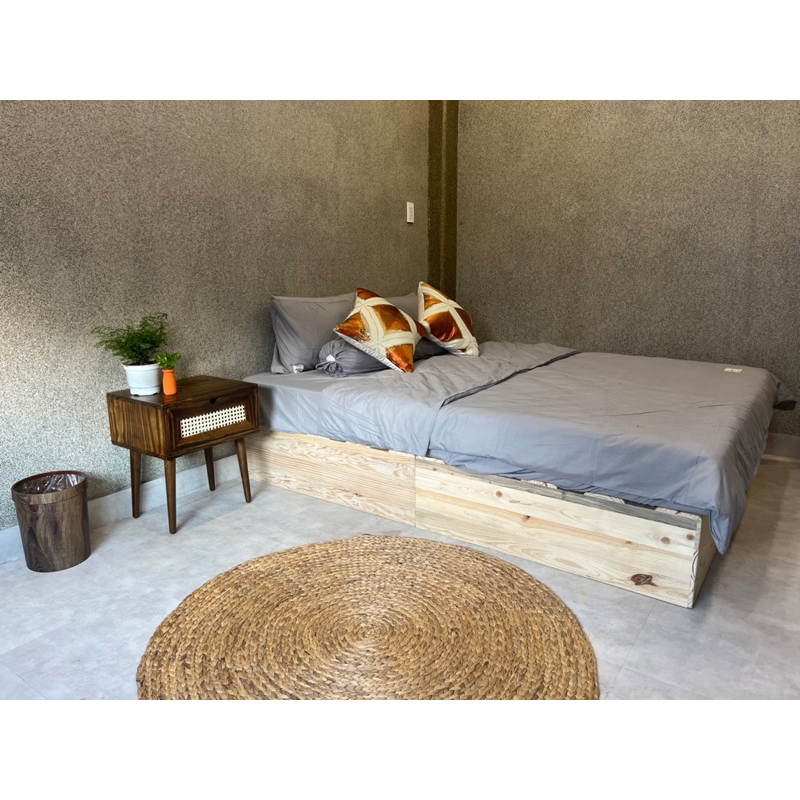 GIƯỜNG PALLET GỖ THÔNG DECOR CHÂN CAO 30CM KÍN CHÂN