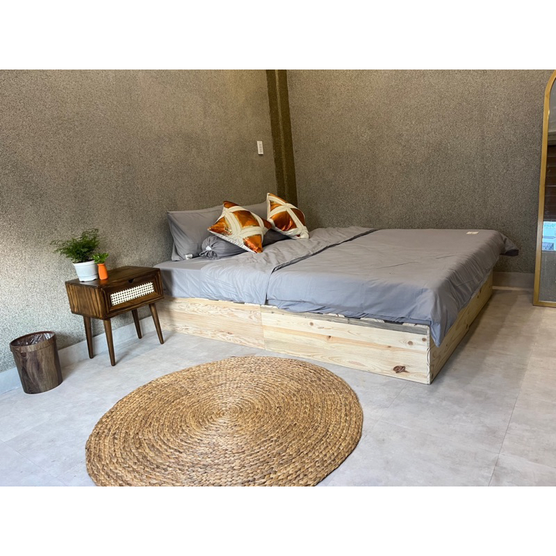 GIƯỜNG PALLET GỖ THÔNG DECOR CHÂN CAO 30CM KÍN CHÂN