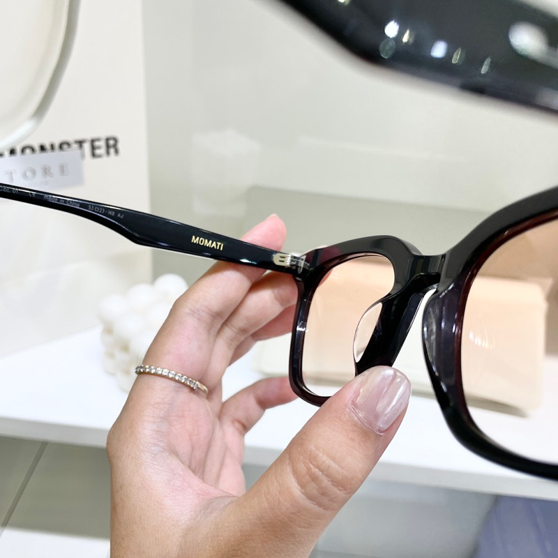 KÍNH MÁT CAO CẤP MOMATI  CHỐNG 100% TIA UV BY MCSTORE