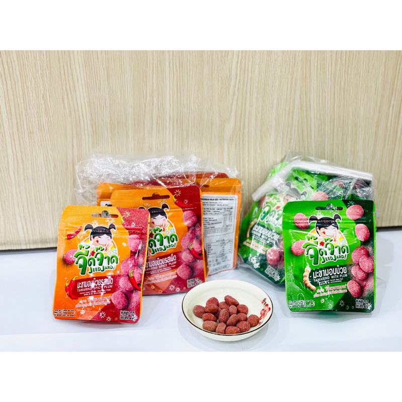 Thùng 24 gói Kẹo Me Mận Xí Muội Cay Jeedjard, Me + Mận vị xí muội, hơi cay, hàng nhập khẩu số 1 Thái Lan (1 gói 25g)