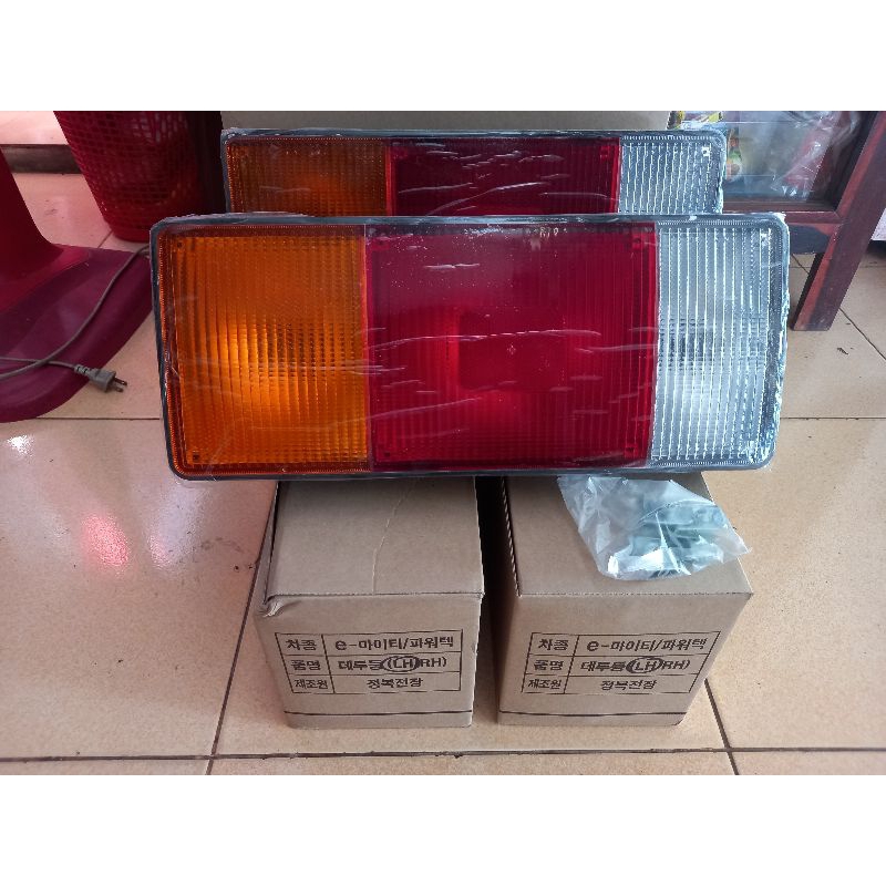 Đèn hậu xe tải huyndai  từ 2t5 - 10t