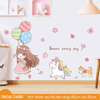 Decal dán tường bé cầm bóng bay trang trí phòng ngủ cho bé