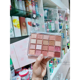 Bảng phấn mắt Hold Live Flowers Sakura 20 Ô