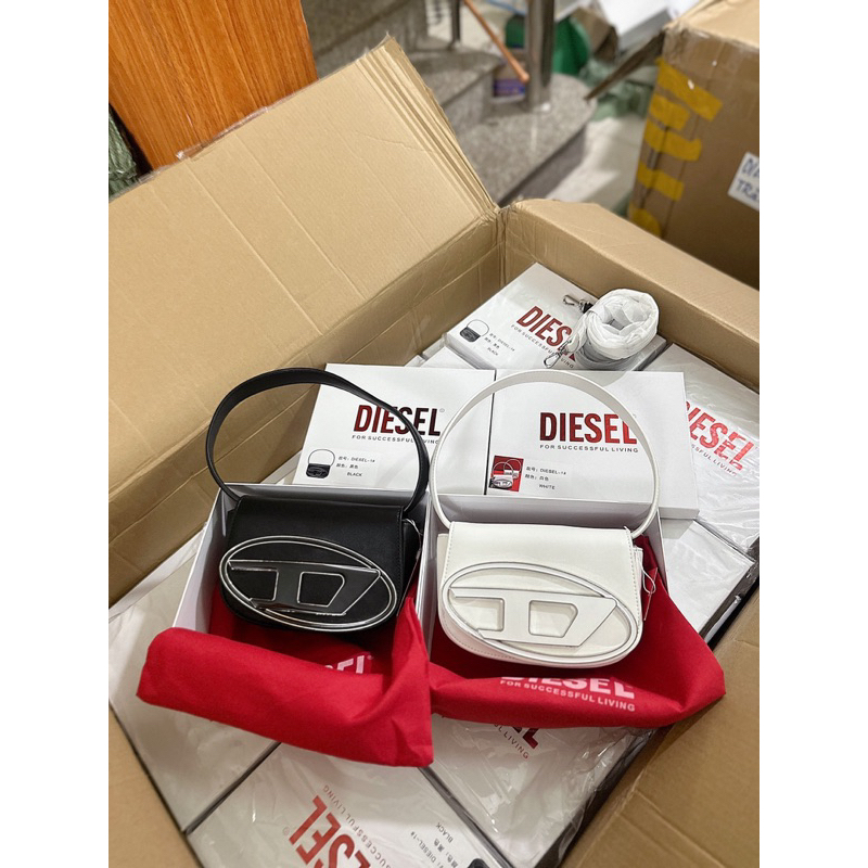 TÚI CHỮ D KẸP NÁCH HOT TREND L.1……