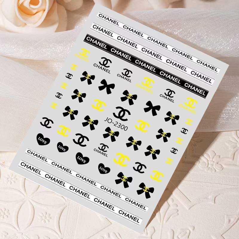 Sticker dán móng thương hiệu hot