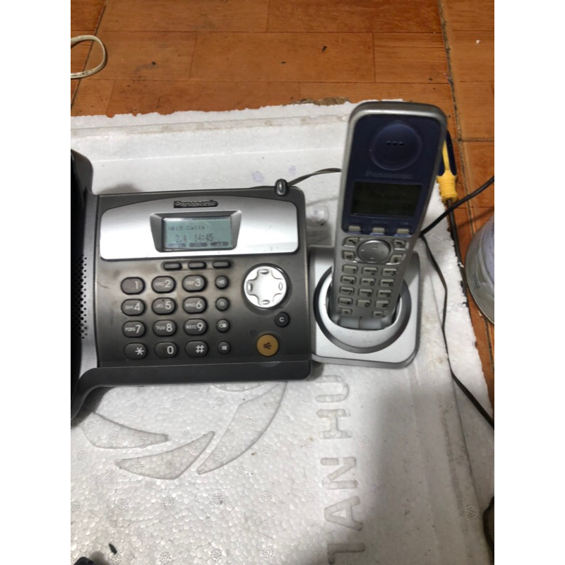 Điện thoại mẹ bồng con Panasonic KX-TCD530/500