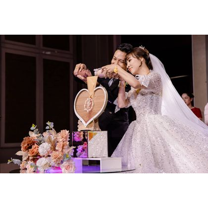 Hộp rót cát tình yêu dành cho trang trí đám cưới