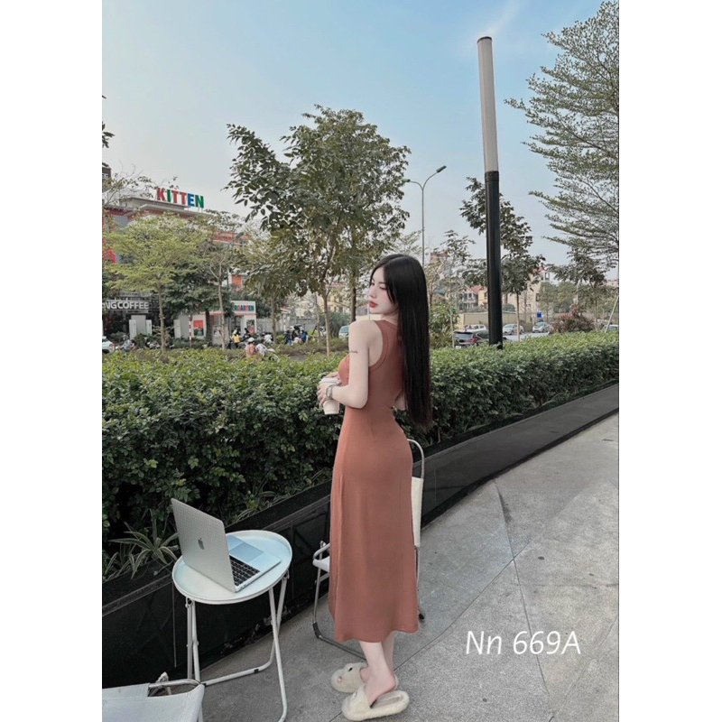 Váy Sát Nách Ôm Body Phối Nút Khuy Chiết Eo Dáng Xoè