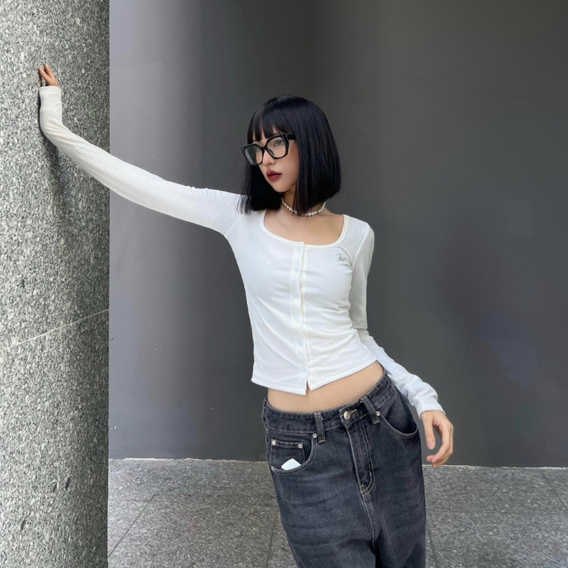 Áo thun croptop tay dài đính cườm OHOH