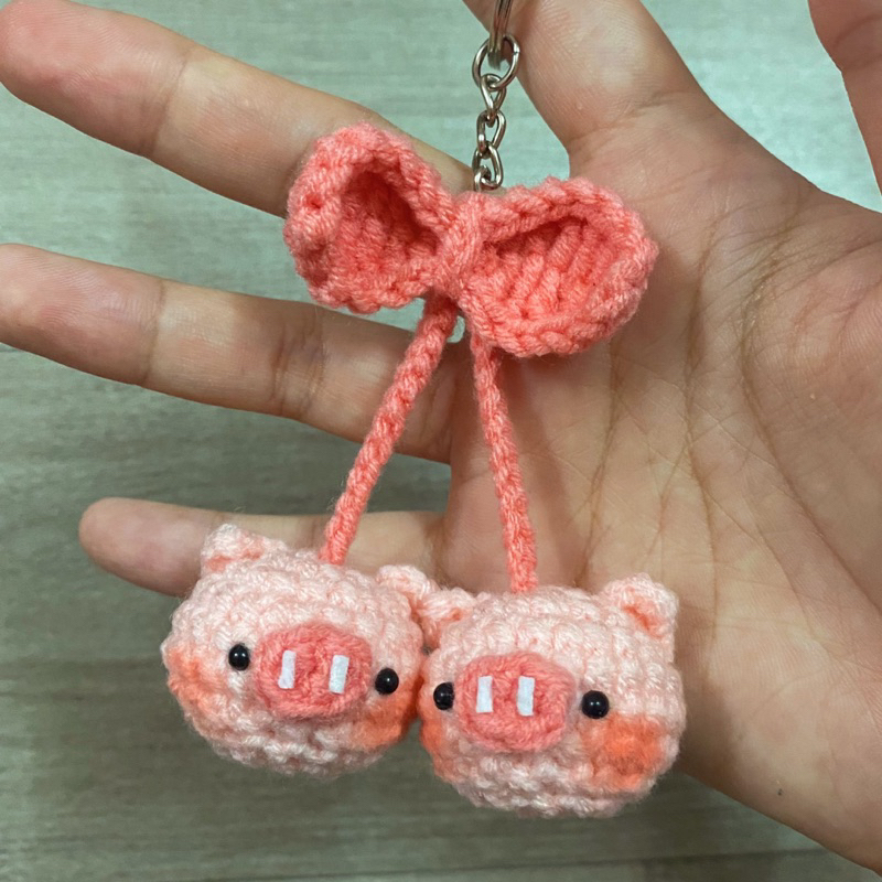 Amigurumi crochet móc khoá móc len lợn cherry