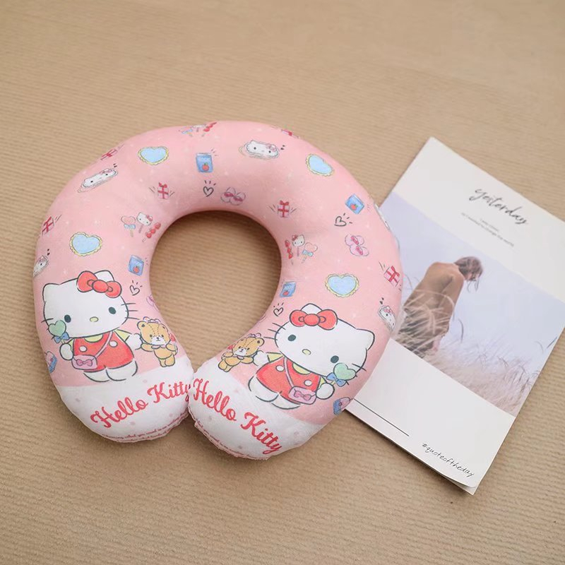 Gối tựa / gối kê cổ Hello Kitty KT176