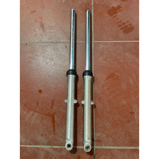 Thụt trước xe win tàu
