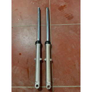 thụt trước xe win tàu (hàng cũ tháo xe )