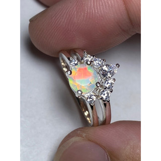 Nhẫn bạc 950 đính đá Opal thiên nhiên.