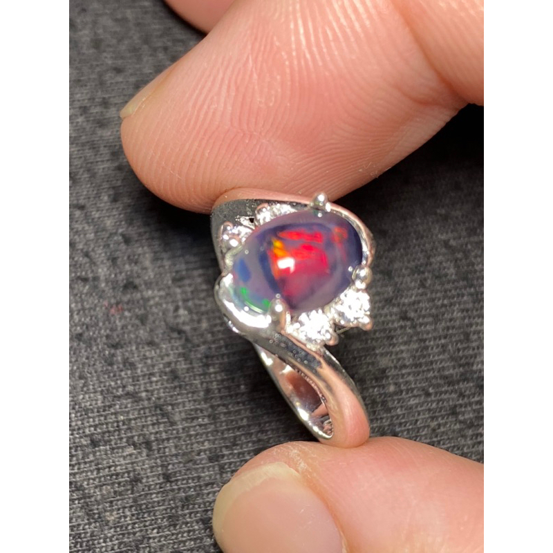 Nhẫn bạc 950 gắn đá Opal thiên nhiên cao cấp.