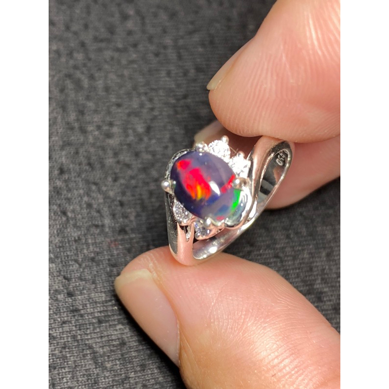 Nhẫn bạc 950 gắn đá Opal thiên nhiên cao cấp.