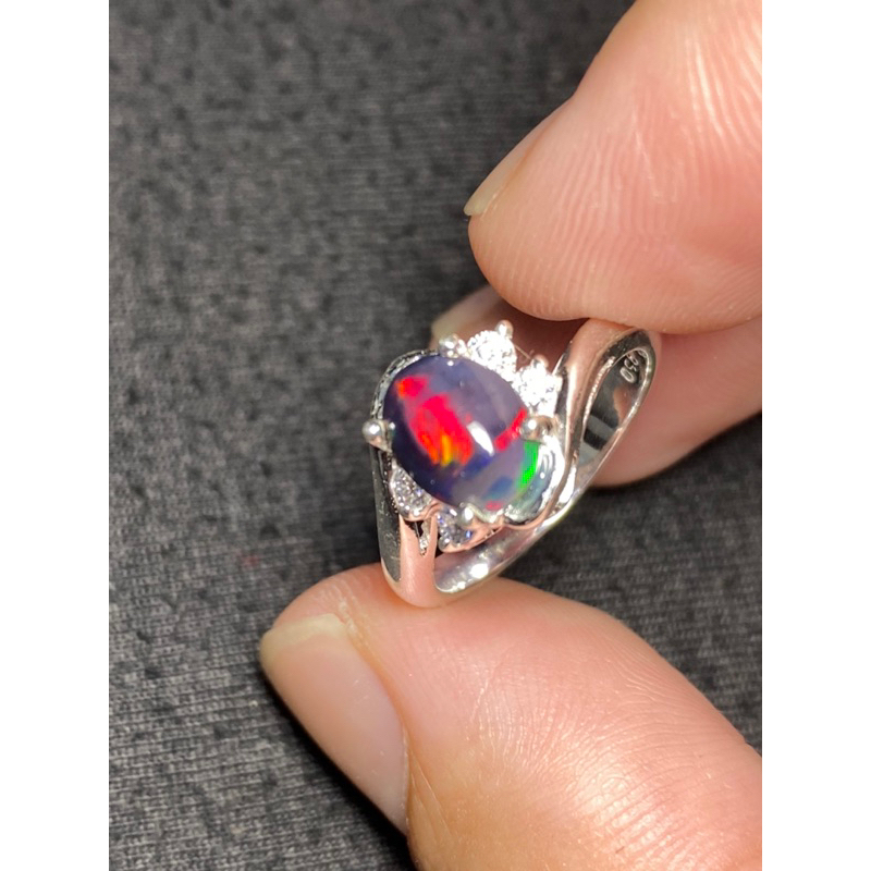 Nhẫn bạc 950 gắn đá Opal thiên nhiên cao cấp.