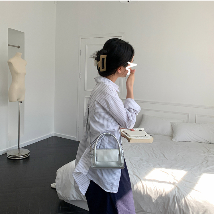 Túi xách nữ đeo chéo dạo phố ngày nắng size 18 cực xinh chất da lì chống bụi chống nước cao cấp Capucha T302