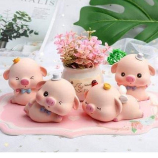 Set gia đình heo hạnh phúc trang trí taplo ô tô, táp lô xe hơi -Soc Shop