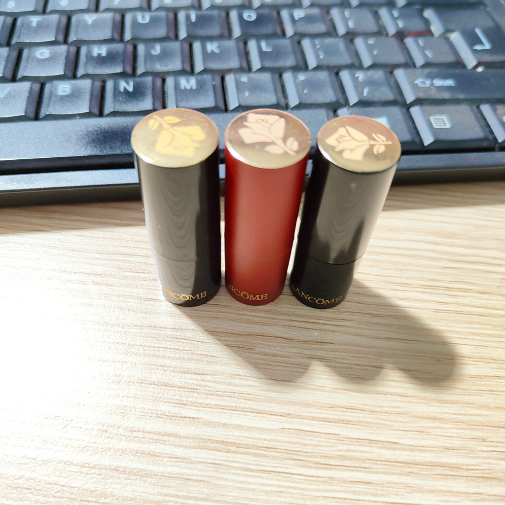 Son Lancome L’absolu Rouge Ruby Cream Minisize 1.5g siêu hot với màu son quyến rũ thiết kế nhỏ gọn dễ dàng mang theo