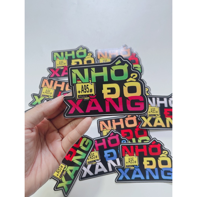 Tem dán chữ Nhớ đổ xăng +A95 giao màu ngẫu nhiên, có sẵn keo phía sau