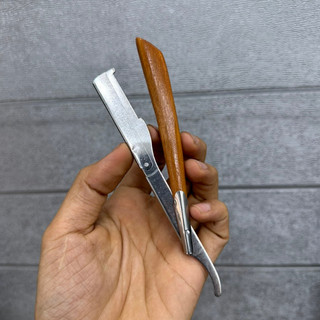 Dao cạo cán gỗ