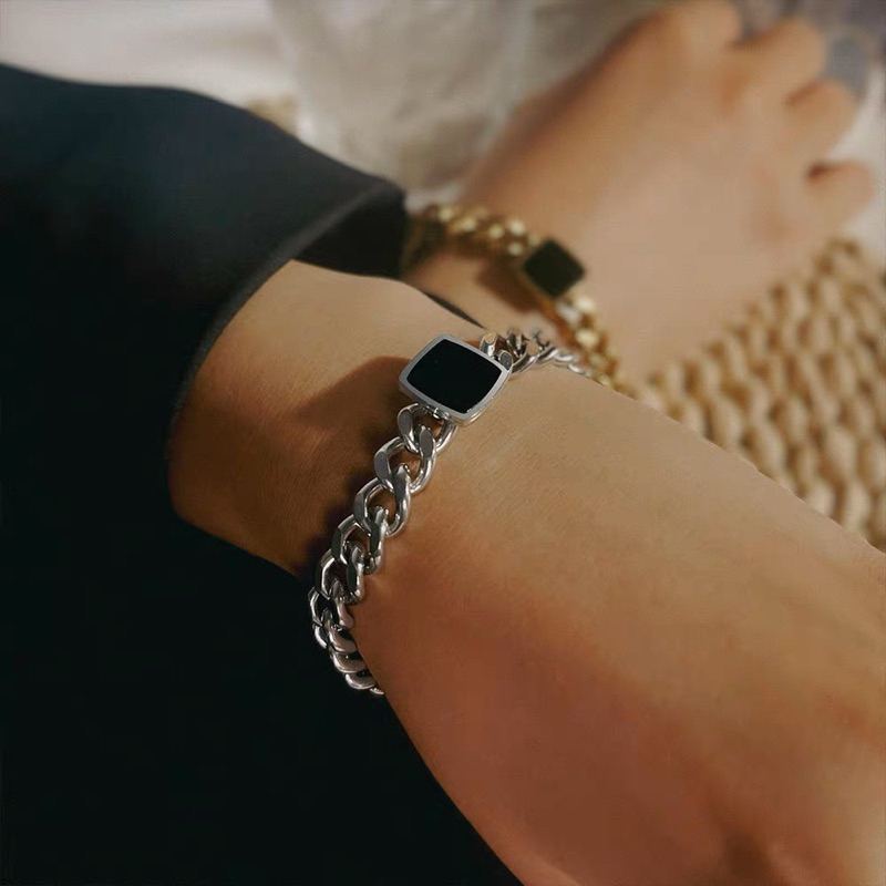 Lắc tay titan không ghỉ sét