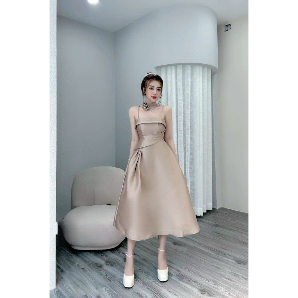 Đầm xòe hai dây cài bông xếp ly eo