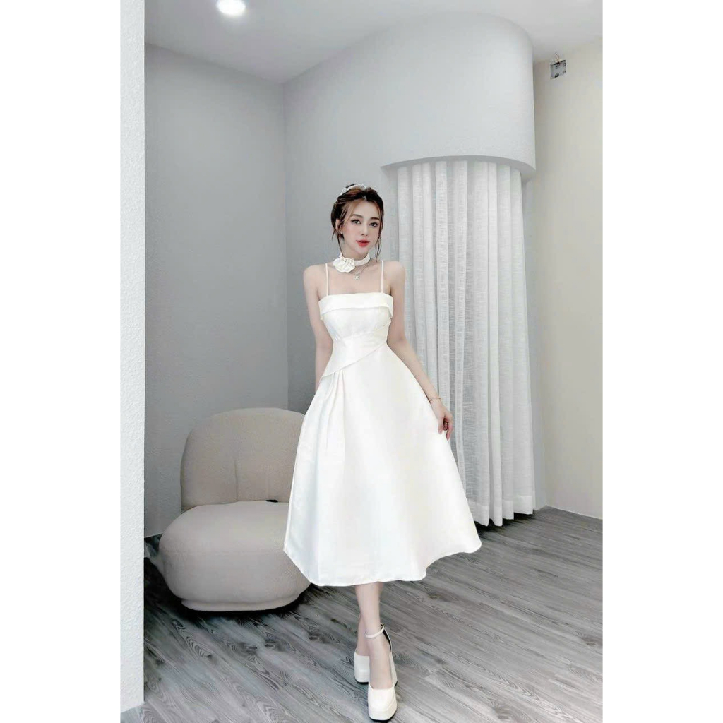 Đầm xòe hai dây cài bông xếp ly eo