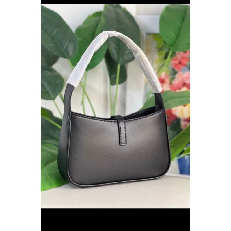 Túi gift vip kẹp nách cực sang chảnh quý phái