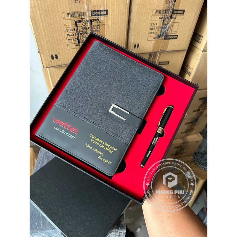 Sổ Còng Kèm Bút In Màu Hình Ảnh Tên, Logo Theo Yêu Cầu