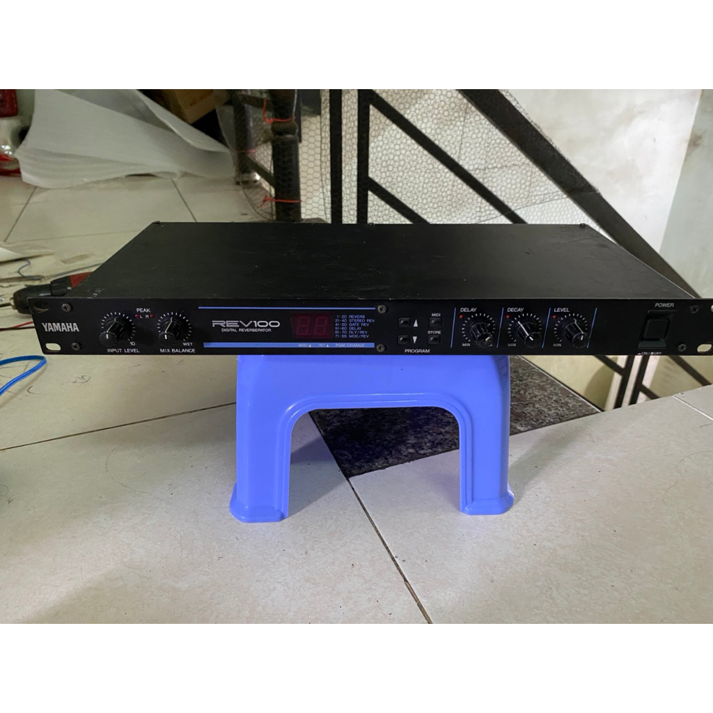 Bộ tạo vang reverb và  ECHO YAMAHA REV100
