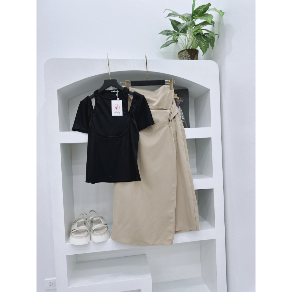 Set Áo Khoét Vai Cách Điệu, Mix Chân Váy Nâu Xoắn Eo Chết Chéo Hàn | BigBuy360 - bigbuy360.vn