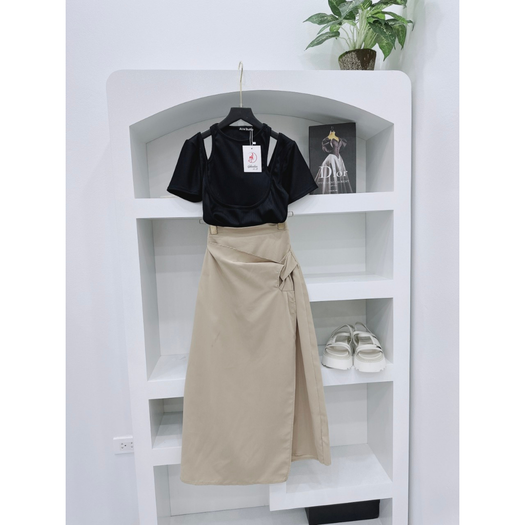 Set Áo Khoét Vai Cách Điệu, Mix Chân Váy Nâu Xoắn Eo Chết Chéo Hàn | BigBuy360 - bigbuy360.vn