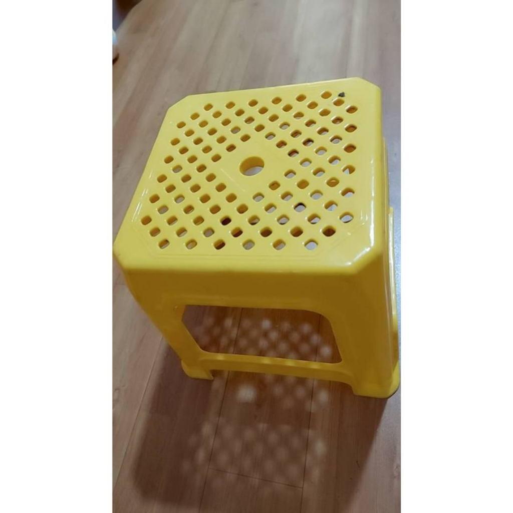 Ghế lùn mặt lưới Duy Tân trà chanh, cà phê vỉa hè kích thước 29.5 x 29.5 x 25.6 cm