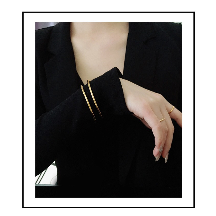 Vòng tay titan trơn 2 li siêu xinh