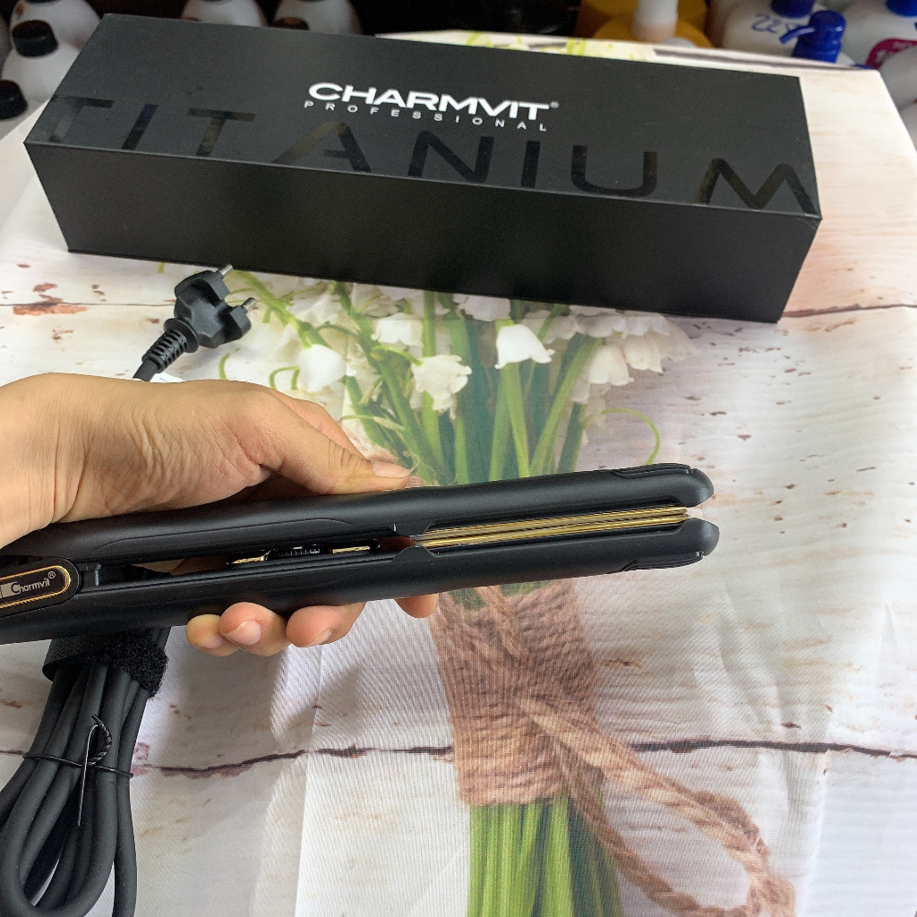 Máy kẹp duỗi tóc không gây rít CHARMVIT TITANIUM