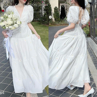 Đầm trắng hoa cổ vuông dễ thương