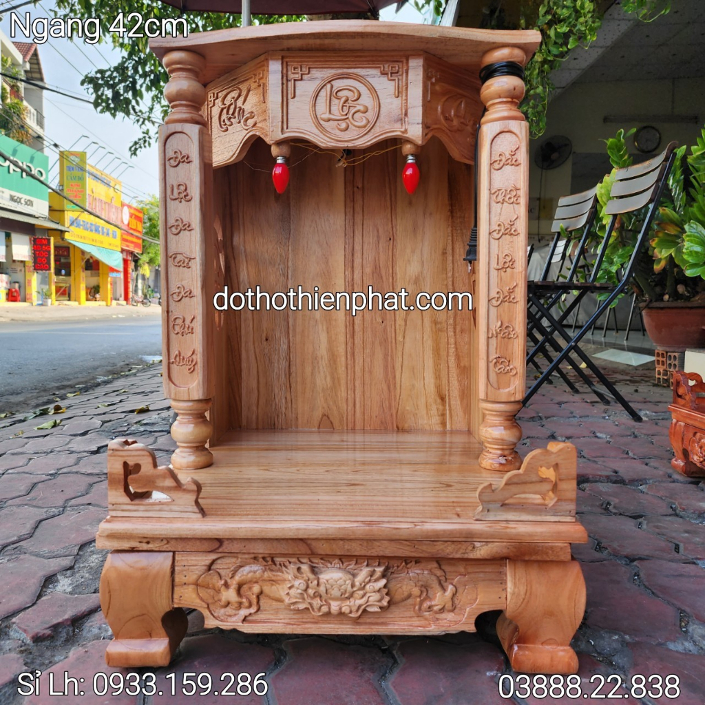 Bàn thờ thần tài ông địa ngang 42 cm quỳ trụ màu vàng mẫu mới rất đẹp