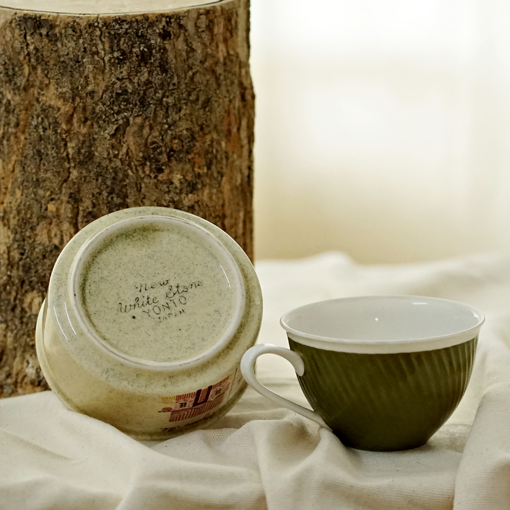 🧡 Set 4 món vintage, thố, ly rót, tách trà, chén quai hình thỏ đáy có vết rạn men không ảnh hưởng công năng, có hiệu.