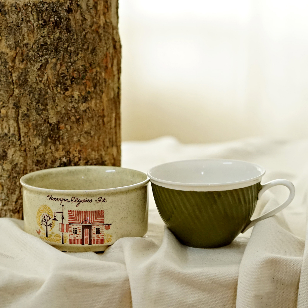 🧡 Set 4 món vintage, thố, ly rót, tách trà, chén quai hình thỏ đáy có vết rạn men không ảnh hưởng công năng, có hiệu.