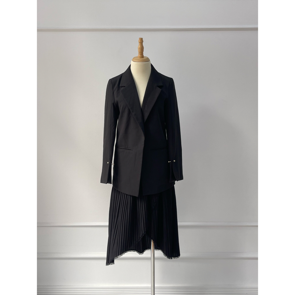 N268 Áo vest QCCC Hàng hiệu chính hãng thời trang nữ màu đen size M Secondhand thanh lý ký gửi