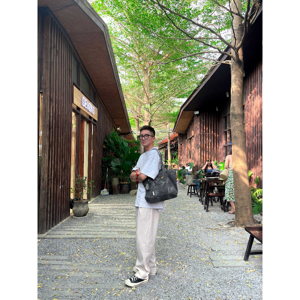 EVERYDAY BAG - Túi tote, form rộng, có một túi nhỏ phía trước