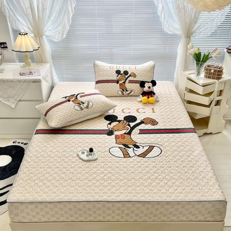 Chiếu cao su non bọc chun hình mickey mát mịn đẹp