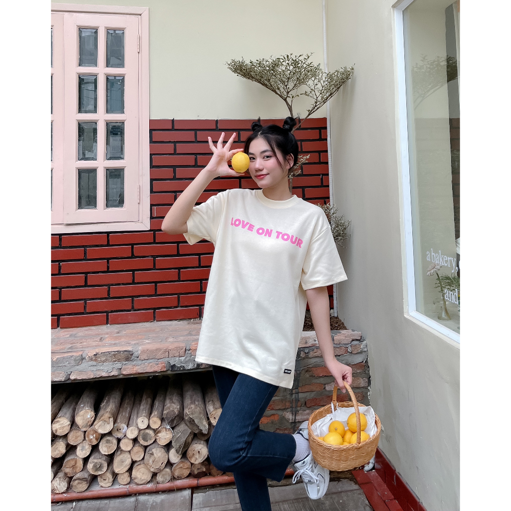 Áo thun tay ngắn form rộng in chữ THE CIU - Love Tee